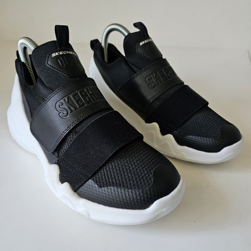 Skechers DLT-A Boys Black White Sneakers Athletic Shoes Sjze 4